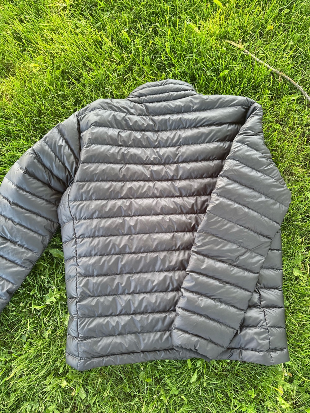 Patagonia Men's Down Sweater Jacket - Black - Picture 6 of 6